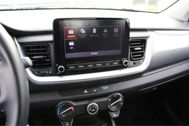 Kia Stonic (2023) thumbnail 23
