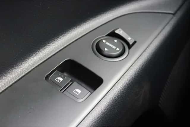 Kia Stonic (2023) thumbnail 30