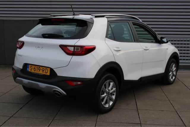 Kia Stonic (2023) thumbnail 7