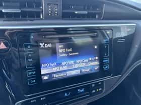 Toyota Auris (2016) thumbnail 5