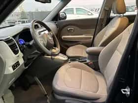 Kia Soul EV (2015) thumbnail 39