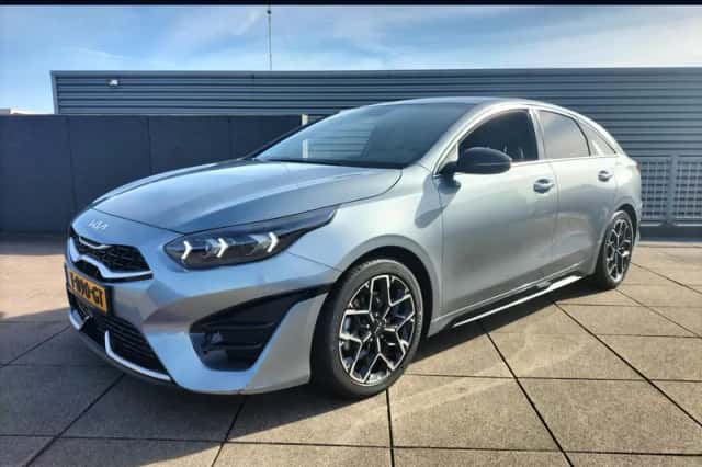Kia Proceed (2023) thumbnail 1