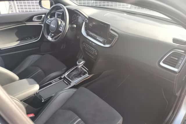 Kia Proceed (2023) thumbnail 13