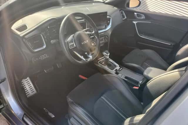 Kia Proceed (2023) thumbnail 16