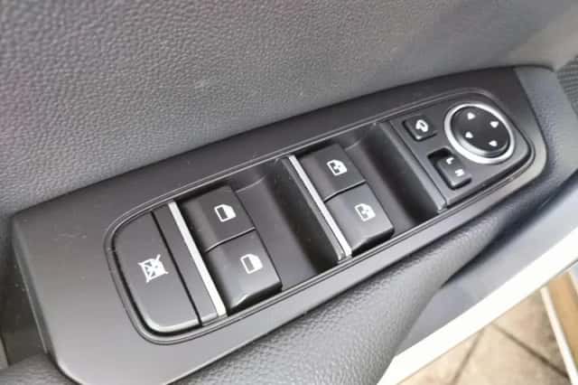 Kia Proceed (2023) thumbnail 28