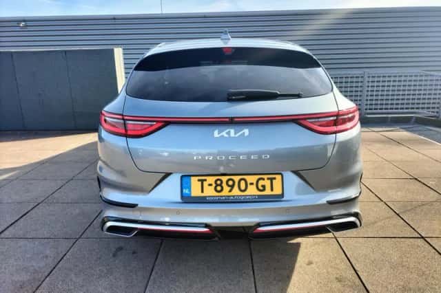 Kia Proceed (2023) thumbnail 5