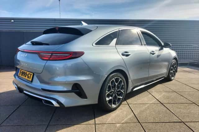 Kia Proceed (2023) thumbnail 6