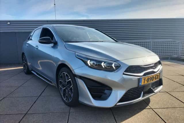 Kia Proceed (2023) thumbnail 8