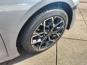 Kia Proceed (2023) thumbnail 9