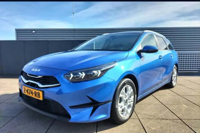 Kia Ceed Sportswagon (2024) thumbnail 1
