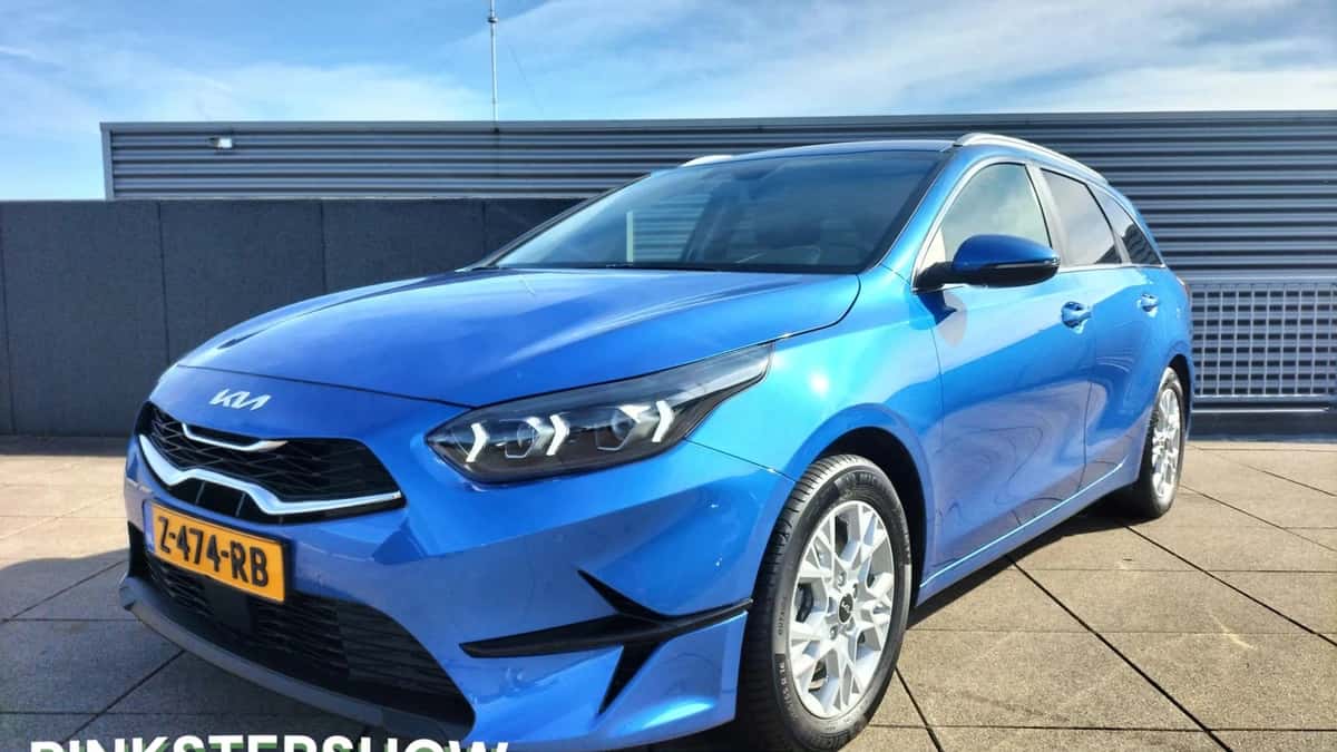 Kia Ceed Sportswagon (2024) — foto 1