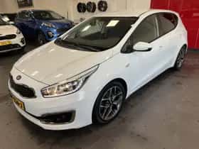 Kia Ceed (2016) thumbnail 23