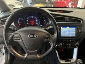 Kia Ceed (2016) thumbnail 30