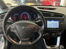 Kia Ceed (2016) thumbnail 5