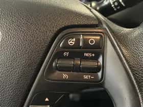 Kia Ceed (2016) thumbnail 8