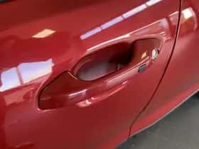 Kia Stonic (2018) thumbnail 2