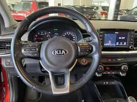 Kia Stonic (2018) thumbnail 25