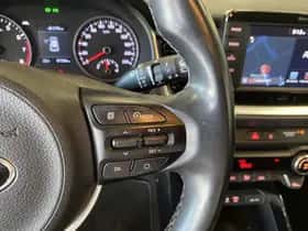 Kia Stonic (2018) thumbnail 28