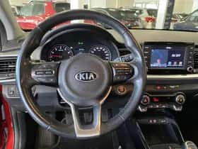 Kia Stonic (2018) thumbnail 4
