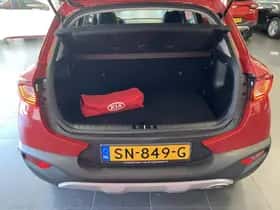 Kia Stonic (2018) thumbnail 36
