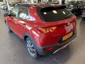 Kia Stonic (2018) thumbnail 38