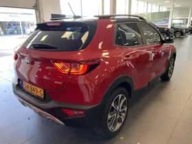 Kia Stonic (2018) thumbnail 42