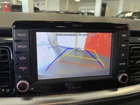 Kia Stonic (2018) thumbnail 9