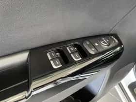 Kia Sportage (2016) thumbnail 25
