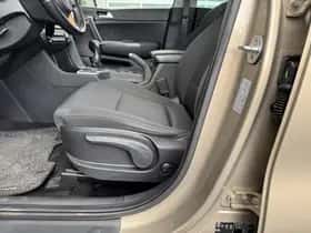 Kia Sportage (2016) thumbnail 32