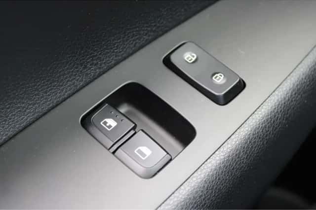 Kia Picanto (2018) thumbnail 20