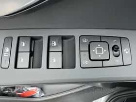 Kia Niro (2025) thumbnail 17