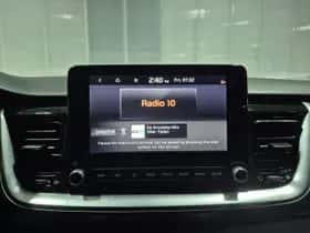 Kia Stonic (2021) thumbnail 23