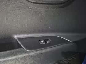 Kia Stonic (2021) thumbnail 33
