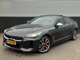 Kia Stinger (2019) thumbnail 2
