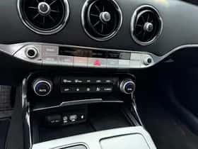 Kia Stinger (2019) thumbnail 68