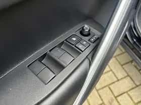 Toyota Corolla-cross (2023) thumbnail 58