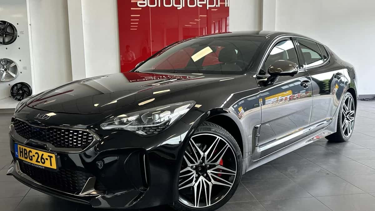 Kia Stinger (2022) — foto 1