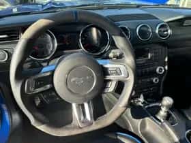 Ford Mustang thumbnail 6