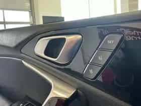 Kia Ceed (2018) thumbnail 6