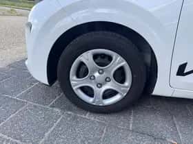 Kia Picanto (2024) thumbnail 25