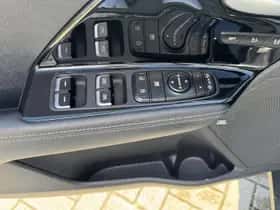 Kia Niro (2017) thumbnail 14