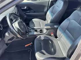 Kia Niro (2017) thumbnail 51