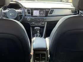 Kia Niro (2017) thumbnail 53