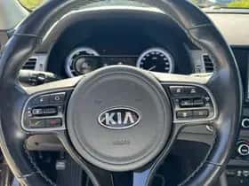 Kia Niro (2017) thumbnail 55
