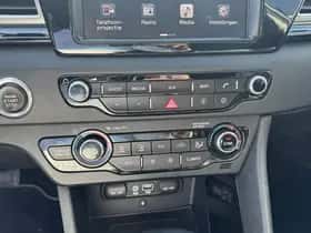 Kia Niro (2017) thumbnail 63