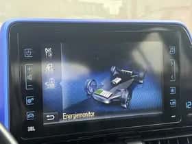 Toyota C-HR (2018) thumbnail 44