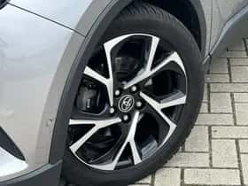 Toyota C-HR (2018) thumbnail 48