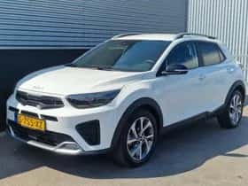 Kia Stonic (2023) thumbnail 3