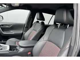 Toyota RAV4 (2023) thumbnail 2