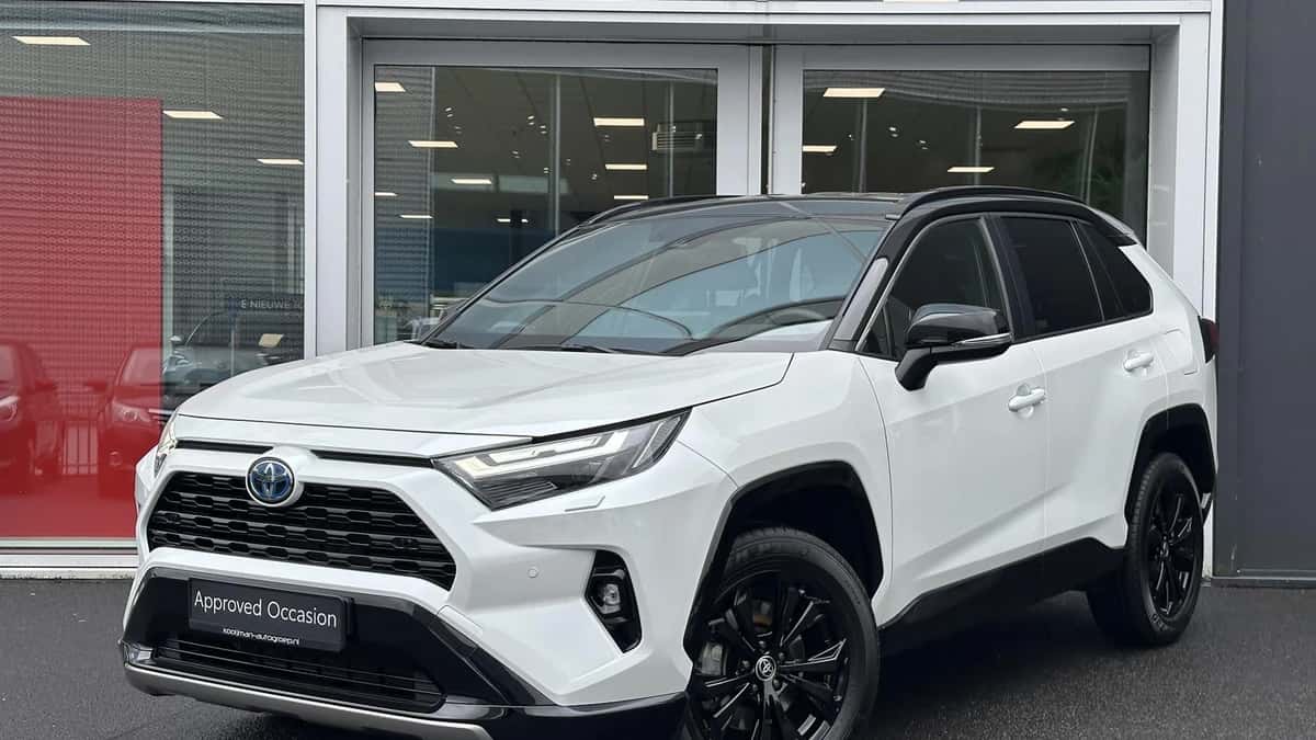 Toyota RAV4 (2024) — foto 1